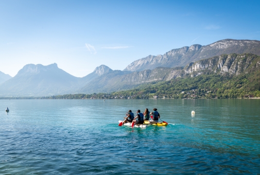 Vacances en Auvergne-Rhône-Alpes, séjour au lac d'Annecy ou lac Léman
