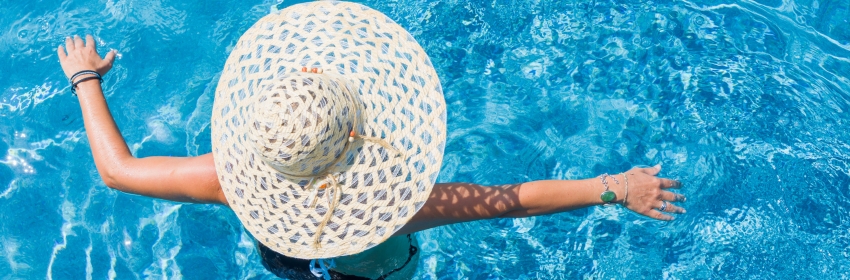 Week-end détente dans la piscine