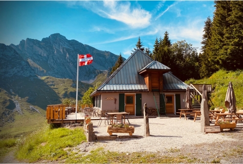 Vacances d'été en village-club, Chalet-refuge de Coutarse