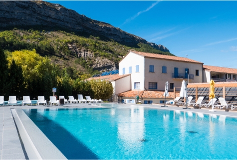 Vacances d'été en village-club, Les Lavandes à Rémuzat