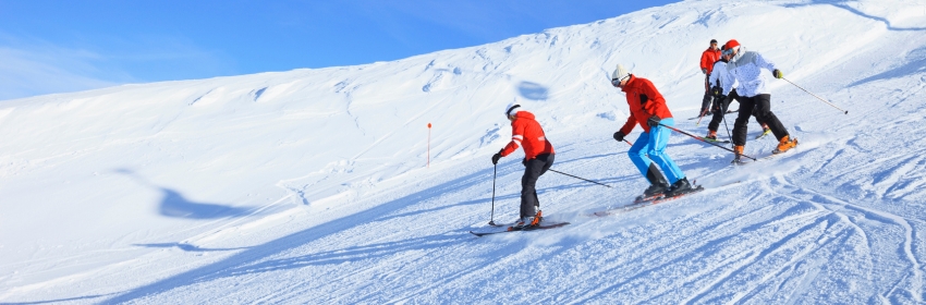 Village-vacances au ski, cours de ski
