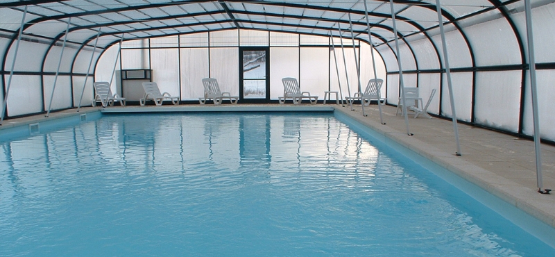 Séjours rando en raquettes dans les Alpes du Léman, piscine couverte