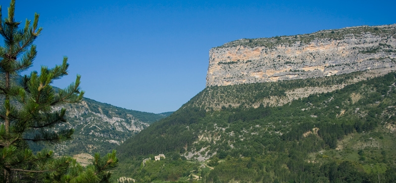 Séjour randonnées dans les Baronnies Provençales, rocher du Caire