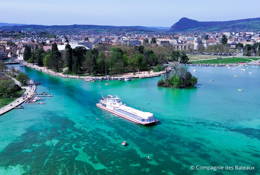 Village-vacances à Annecy, Croisière sur le lac